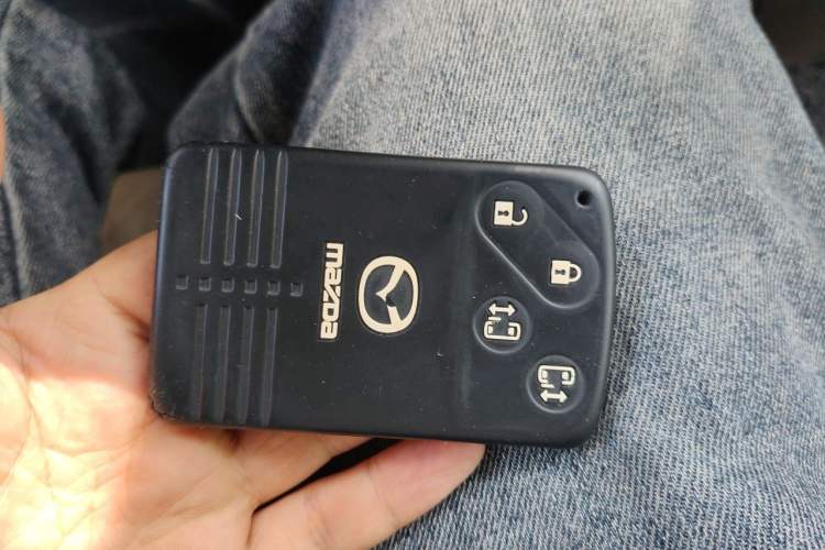 Used Mazda 8 2013 2.5L Ultimate Edition Vehicle Key