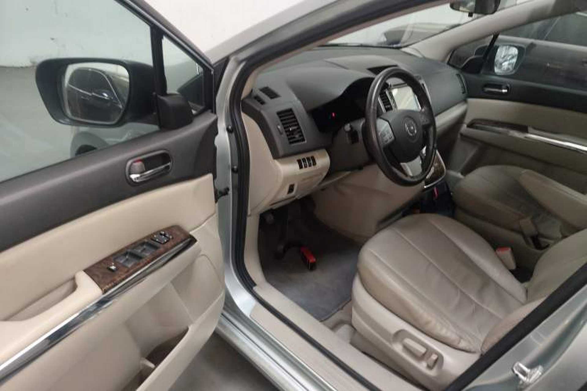 Used Mazda 8 2013 2.5L Ultimate Edition Interior 3