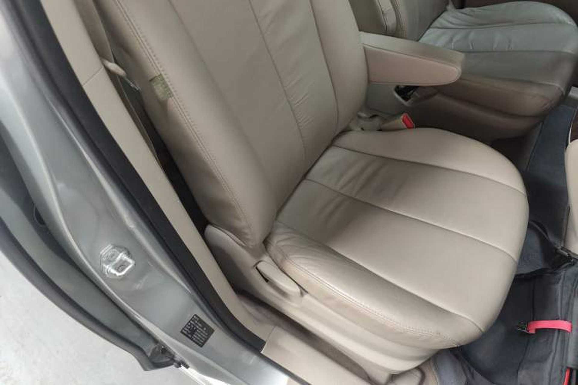 Used Mazda 8 2013 2.5L Ultimate Edition Right Front Seat