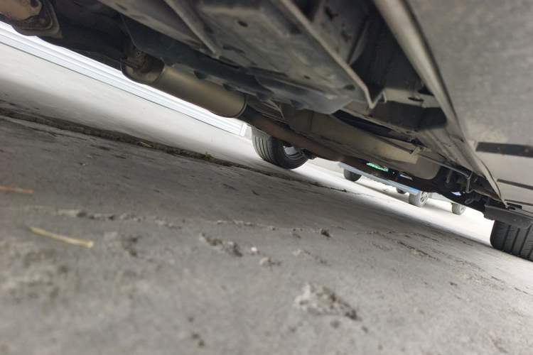 Used Mazda 8 2015 2.5L Ultimate Edition Chassis Front Left