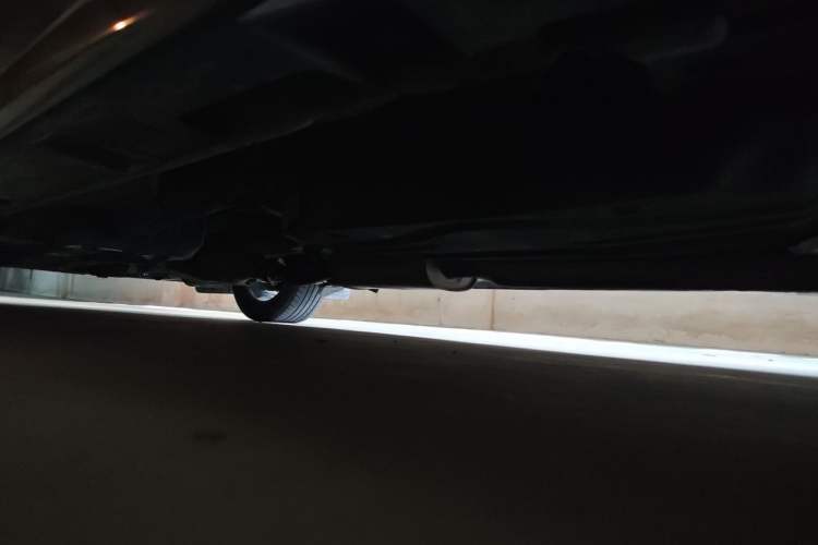 Used Mazda 8 2015 2.5L Flagship Edition Chassis Rear Left