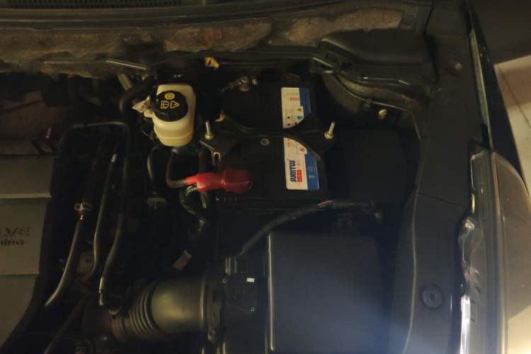 Used Mazda 8 2015 2.5L Flagship Edition Engine Bay Left