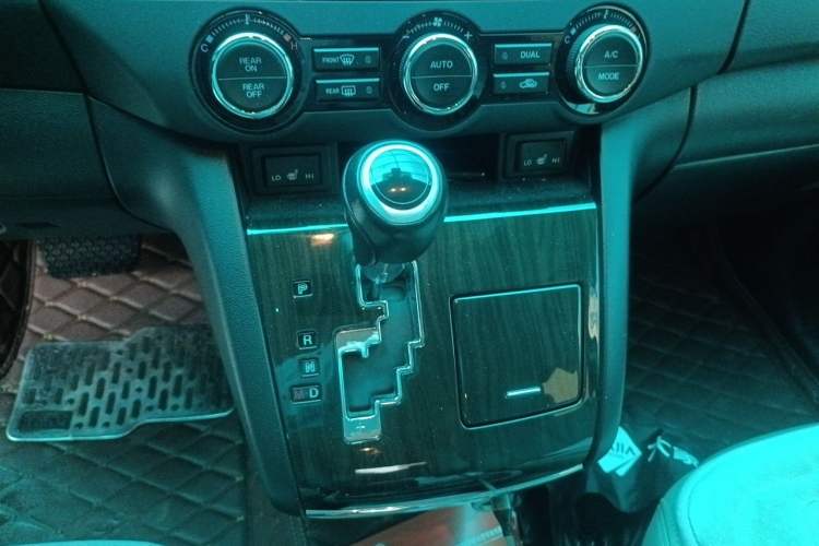 Used Mazda 8 2015 2.5L Flagship Edition Gear Lever