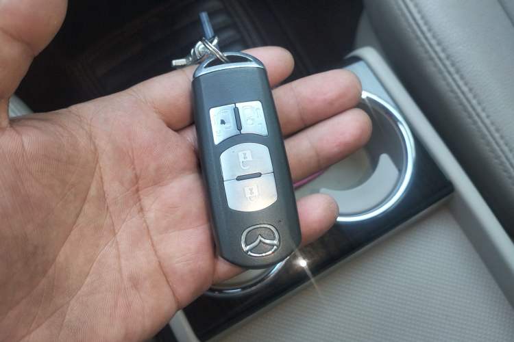 Used Mazda 8 2015 2.5L Flagship Edition Interior 1