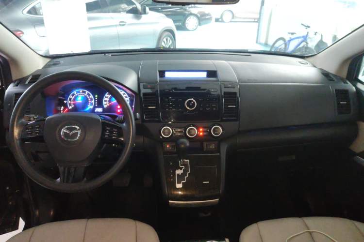 Used Mazda 8 2015 2.5L Elite Edition Interior 2