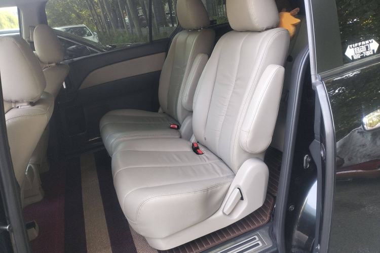 Used Mazda 8 2015 2.5L Flagship Edition Interior 4