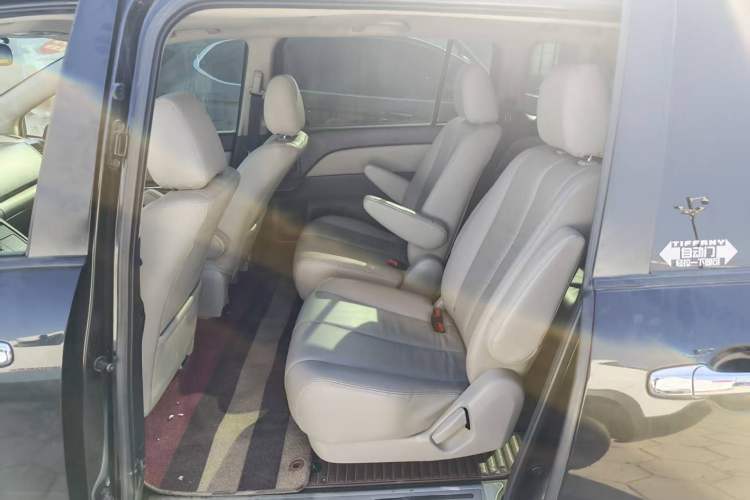 Used Mazda 8 2015 2.5L Flagship Edition Interior 6
