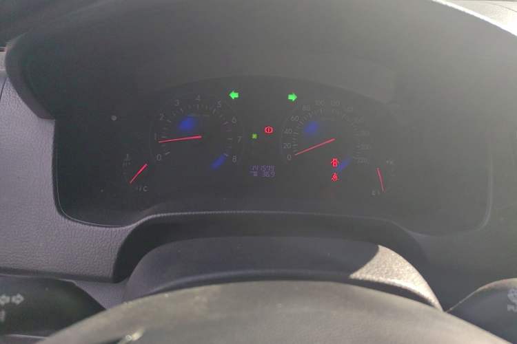 Used Mazda 8 2015 2.5L Ultimate Edition Odometer Close Up
