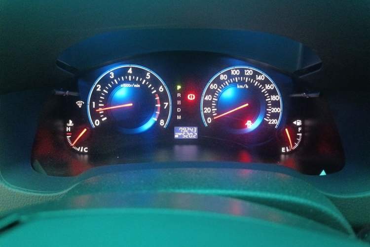 Used Mazda 8 2015 2.5L Flagship Edition Odometer Close Up