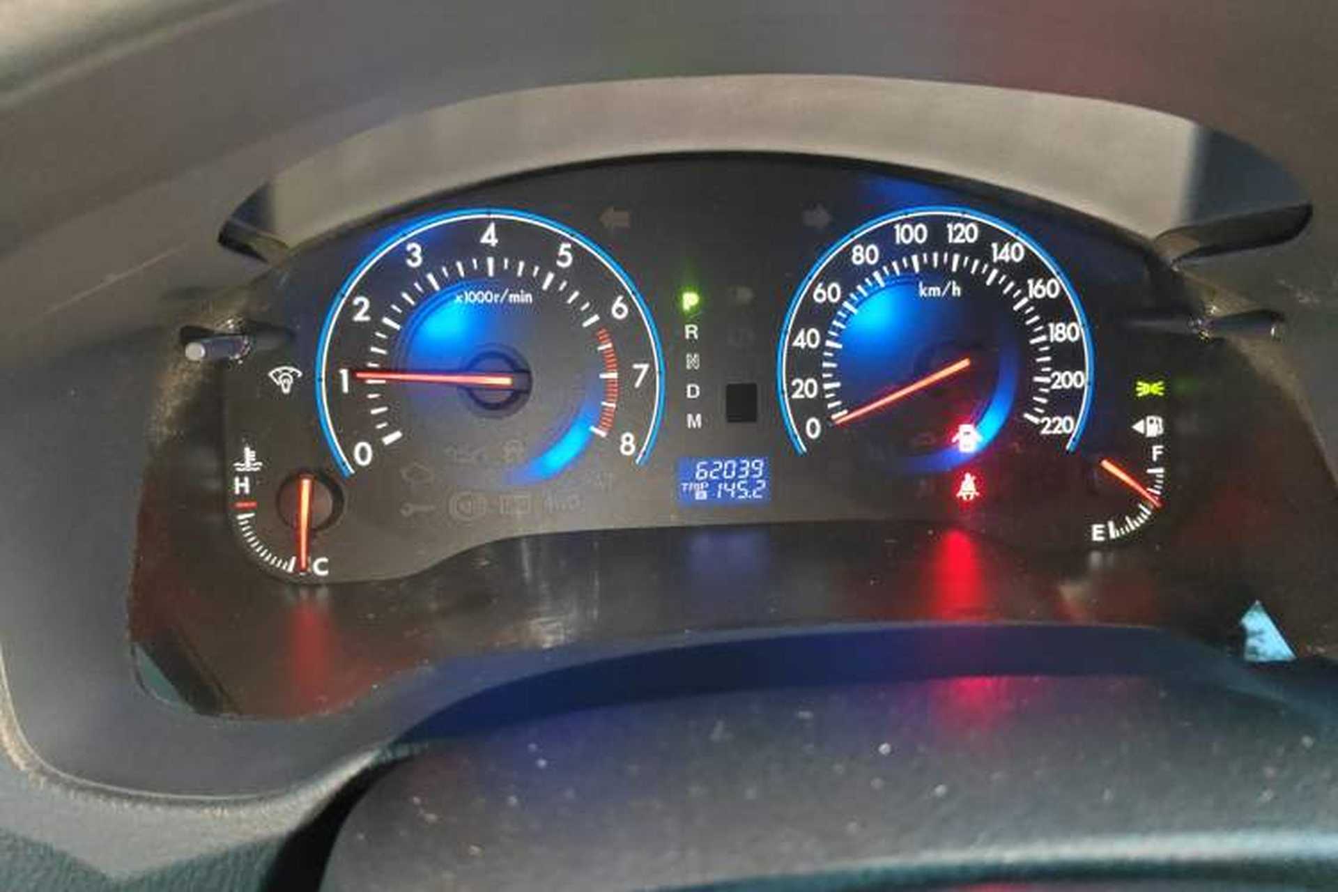 Used Mazda 8 2015 2.5L Flagship Edition Odometer Close Up