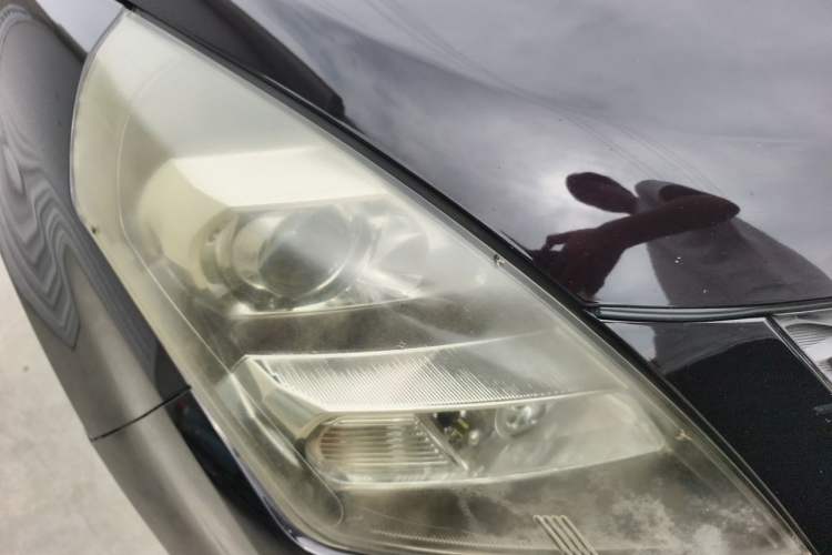 Used Mazda 8 2015 2.5L Ultimate Edition Right Front Headlight