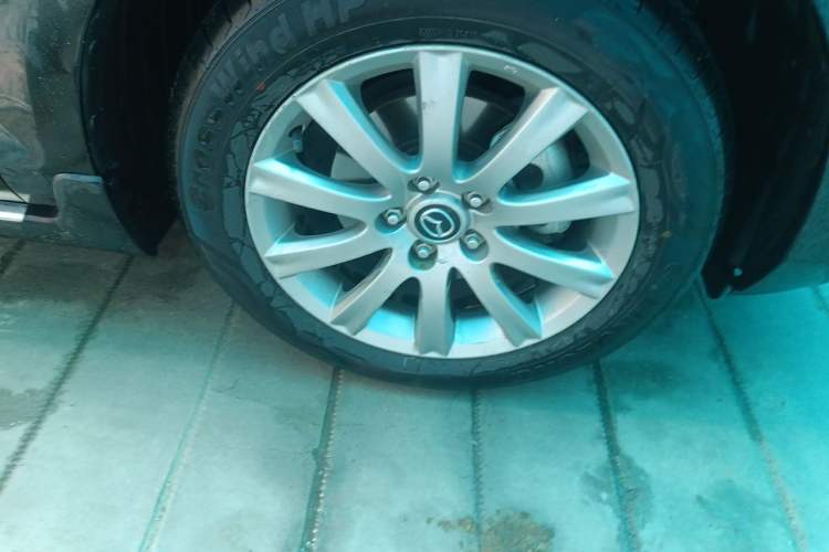 Used Mazda 8 2015 2.5L Flagship Edition Right Front Wheel Hub