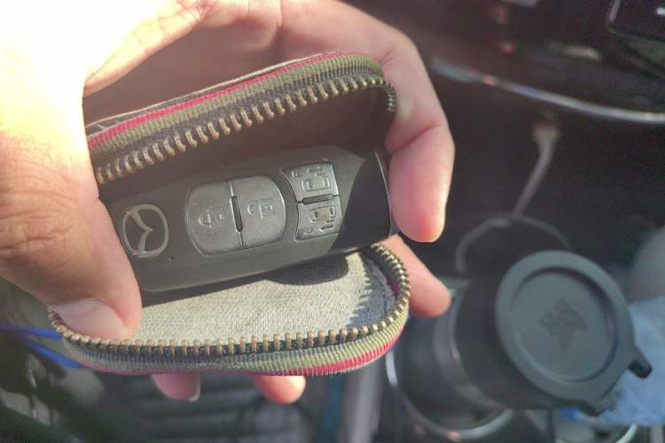 Used Mazda 8 2015 2.5L Ultimate Edition Vehicle Key
