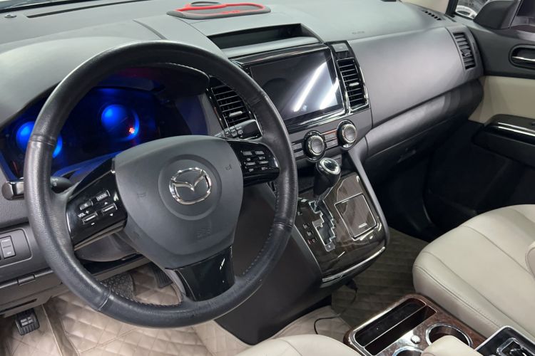 Used Mazda 8 2015 2.5L Ultimate Edition Interior 5