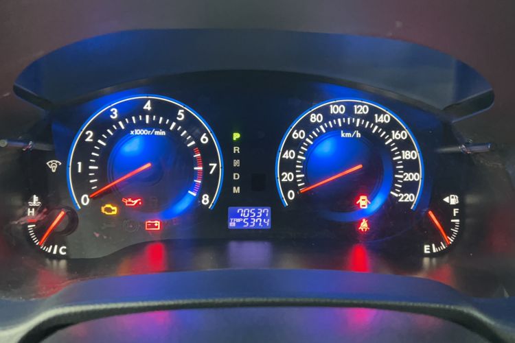 Used Mazda 8 2015 2.5L Ultimate Edition Odometer Close Up