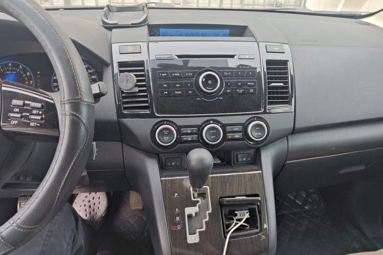 Used Mazda 8 2015 2.5L Elite Edition Audio And AC Panel
