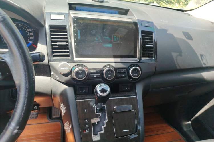Used Mazda 8 2015 2.5L Ultimate Edition Audio And AC Panel