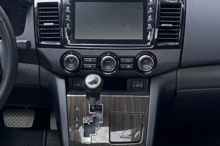 Used Mazda 8 2015 2.5L Flagship Edition Audio And AC Panel