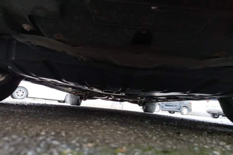 Used Mazda 8 2015 2.5L Ultimate Edition Chassis Front