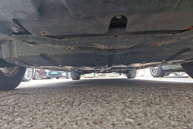 Used Mazda 8 2015 2.5L Elite Edition Chassis Front