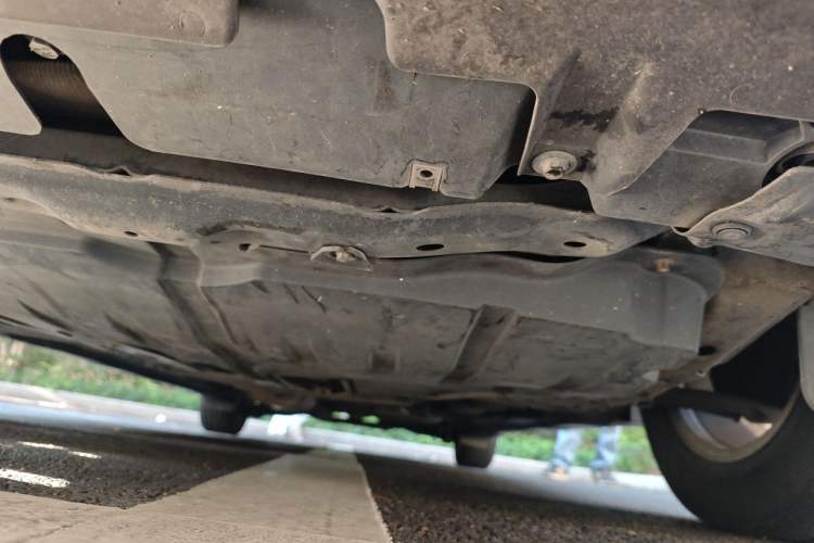 Used Mazda 8 2015 2.5L Ultimate Edition Chassis Front