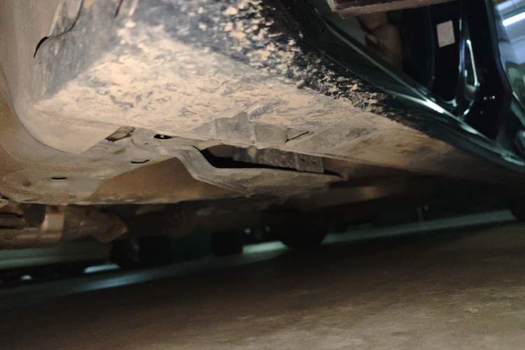 Used Mazda 8 2015 2.5L Ultimate Edition Chassis Front Left