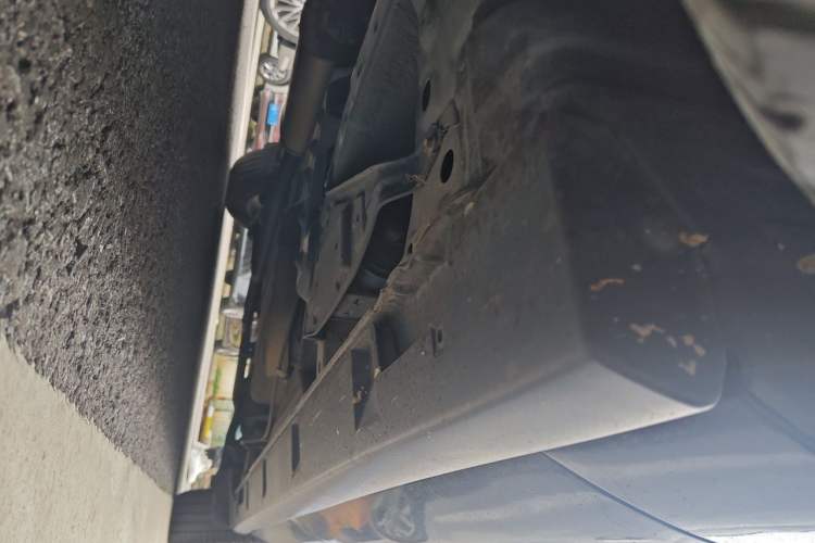 Used Mazda 8 2015 2.5L Elite Edition Chassis Front Left