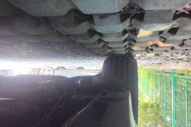 Used Mazda 8 2015 2.5L Flagship Edition Chassis Front Left