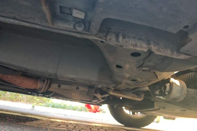 Used Mazda 8 2015 2.5L Ultimate Edition Chassis Front Right