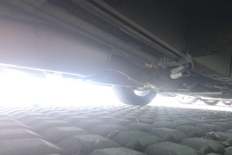 Used Mazda 8 2015 2.5L Flagship Edition Chassis Front Right
