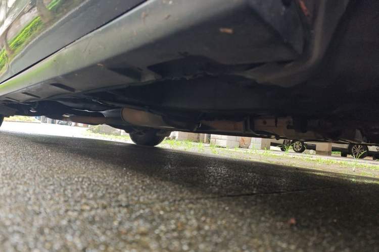 Used Mazda 8 2015 2.5L Elite Edition Chassis Front Right