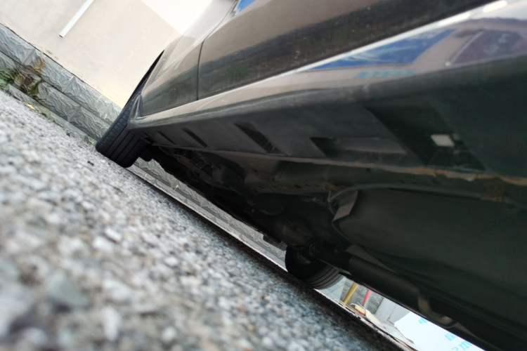 Used Mazda 8 2015 2.5L Ultimate Edition Chassis Rear Left