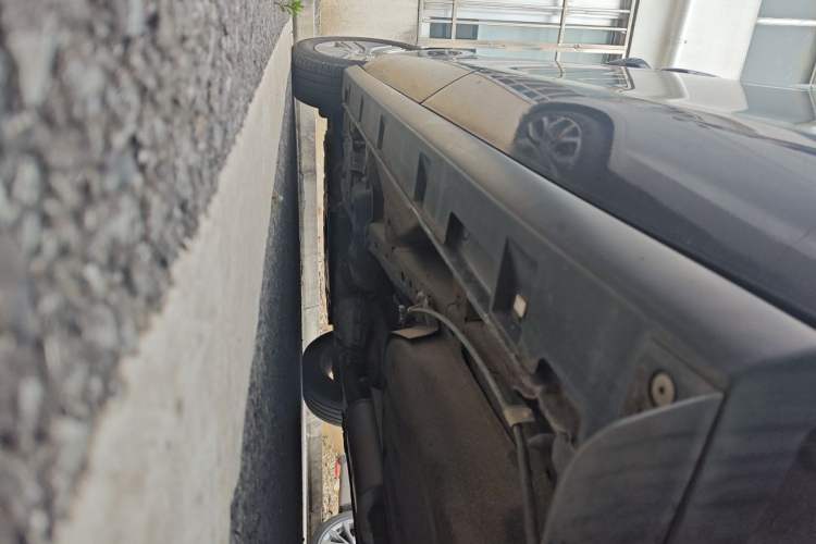 Used Mazda 8 2015 2.5L Elite Edition Chassis Rear Left