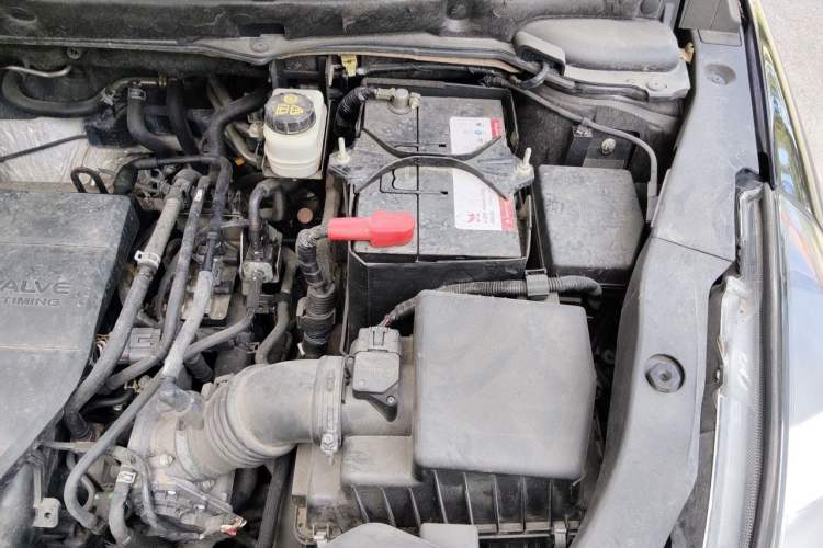 Used Mazda 8 2015 2.5L Ultimate Edition Engine Bay Left