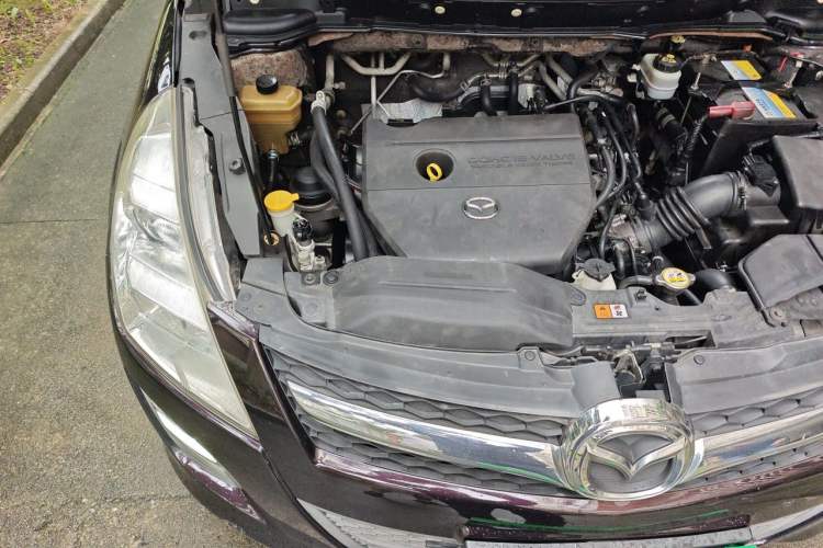 Used Mazda 8 2015 2.5L Elite Edition Engine Bay Right