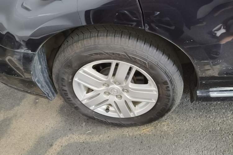 Used Mazda 8 2015 2.5L Ultimate Edition Exterior 5