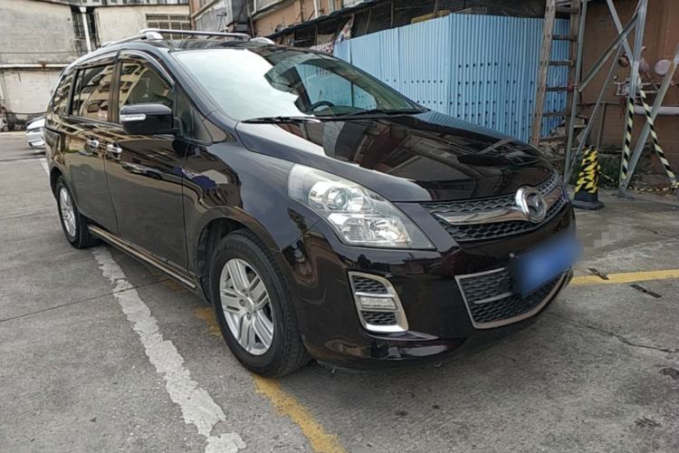 Used Mazda 8 2015 2.5L Ultimate Edition Front Right 45 Deg