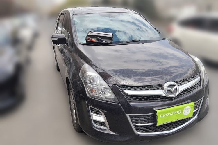 Used Mazda 8 2015 2.5L Ultimate Edition Front Right 45 Deg