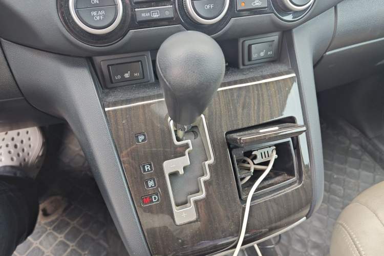 Used Mazda 8 2015 2.5L Elite Edition Gear Lever