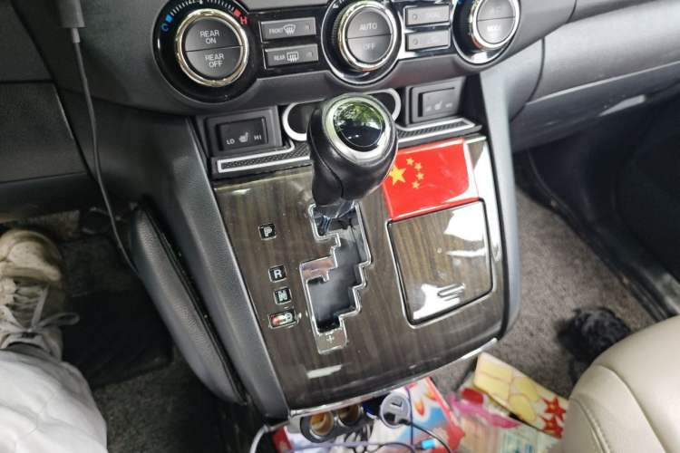 Used Mazda 8 2015 2.5L Ultimate Edition Gear Lever