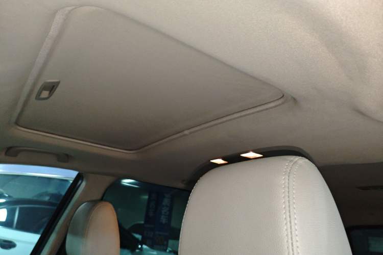 Used Mazda 8 2015 2.5L Ultimate Edition Headliner
