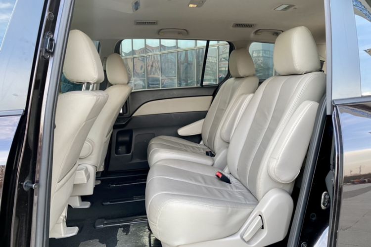 Used Mazda 8 2015 2.5L Elite Edition Interior 1