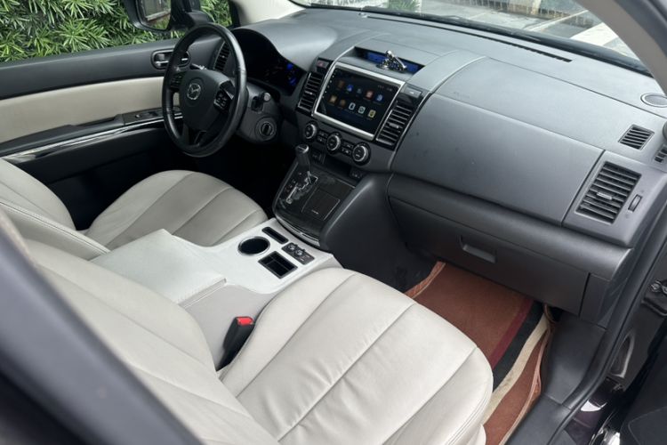 Used Mazda 8 2015 2.5L Ultimate Edition Interior 11