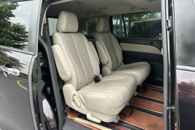 Used Mazda 8 2015 2.5L Ultimate Edition Interior 12