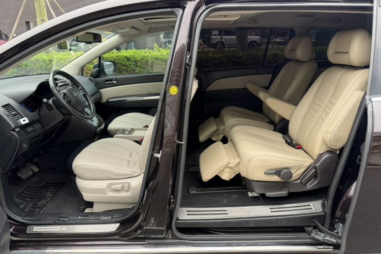 Used Mazda 8 2015 2.5L Flagship Edition Interior 2