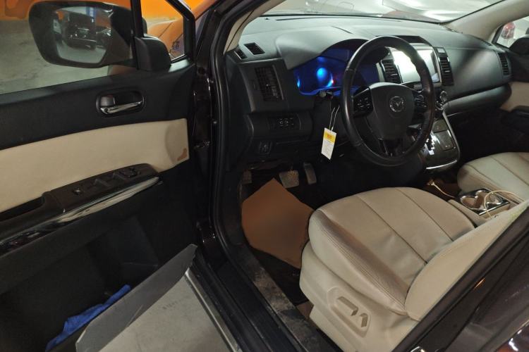 Used Mazda 8 2015 2.5L Ultimate Edition Interior 3