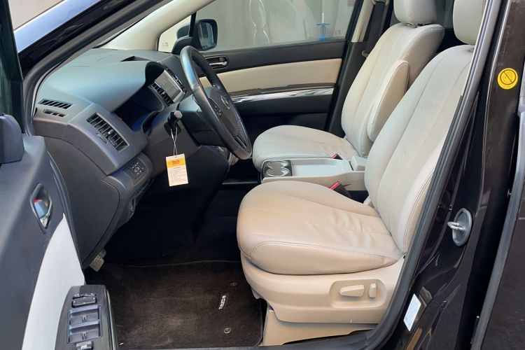 Used Mazda 8 2015 2.5L Ultimate Edition Interior 3