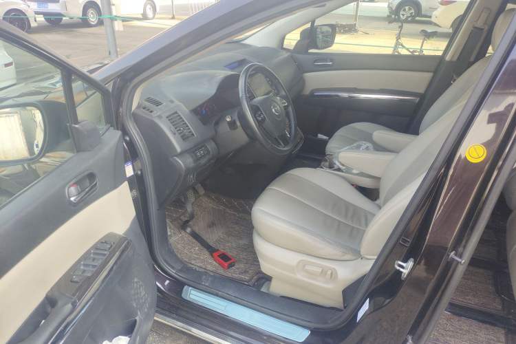 Used Mazda 8 2015 2.5L Flagship Edition Interior 3