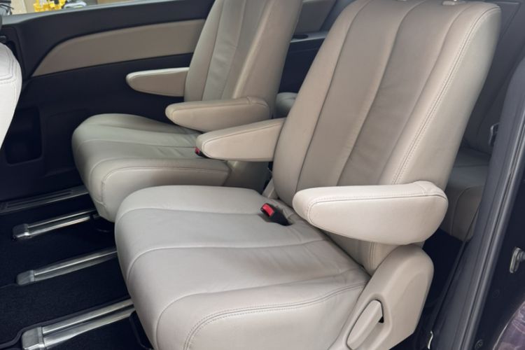 Used Mazda 8 2015 2.5L Flagship Edition Interior 5