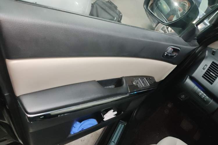 Used Mazda 8 2015 2.5L Flagship Edition Interior 7